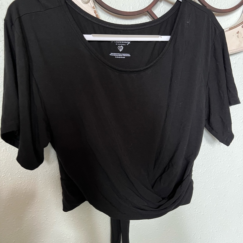 Victoria’s Secret black Crop top XL